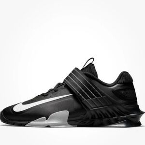 Nike Men's Black & White weightlifting athletic shoes